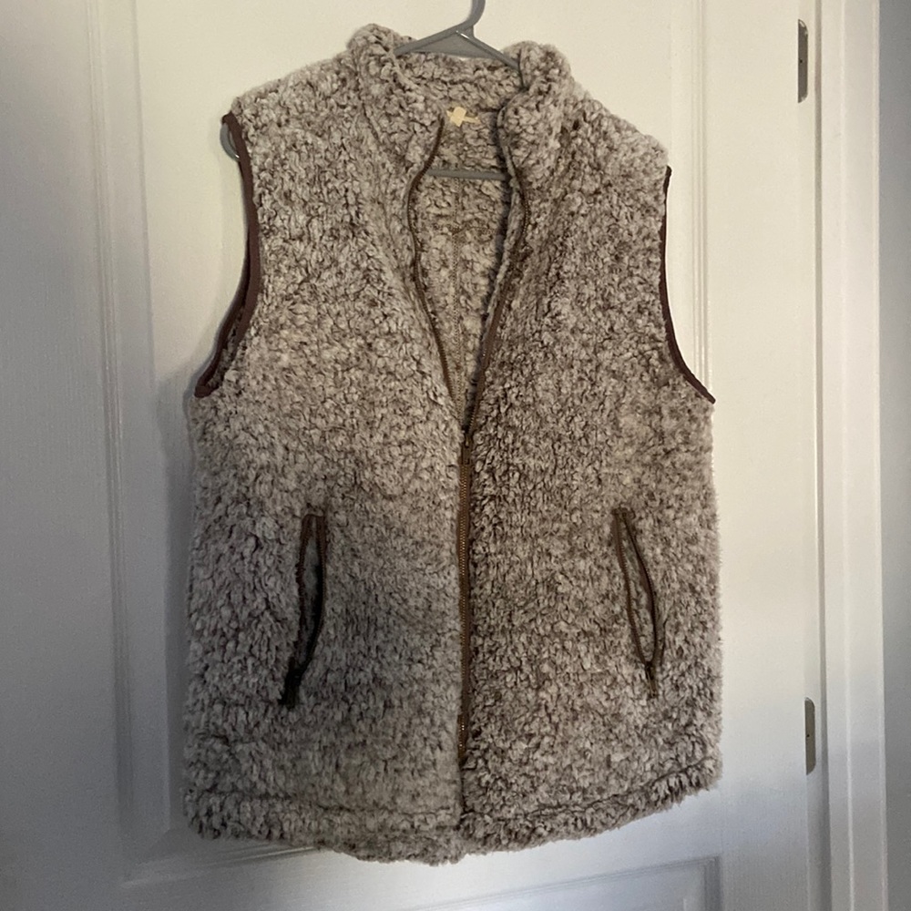 Brown Easel Los Angeles Fuzzy Vest